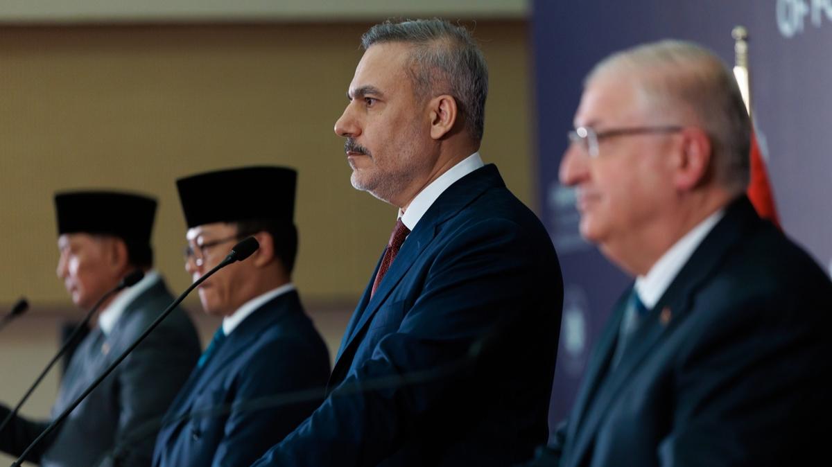 Bakan Fidan ve G�ler'den net mesaj: Suriye'deki geli�meleri yak�ndan takip ediyoruz