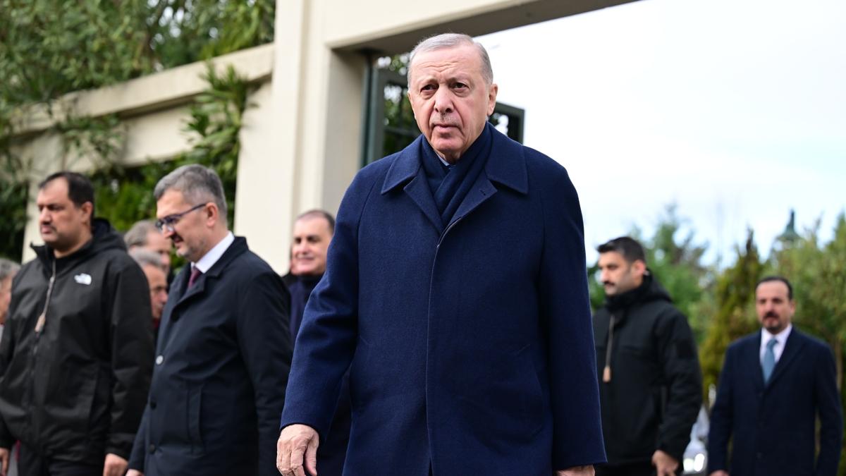 Cumhurba�kan� Erdo�an cuma namaz�n� Hz. Ali Camisi'nde k�ld�