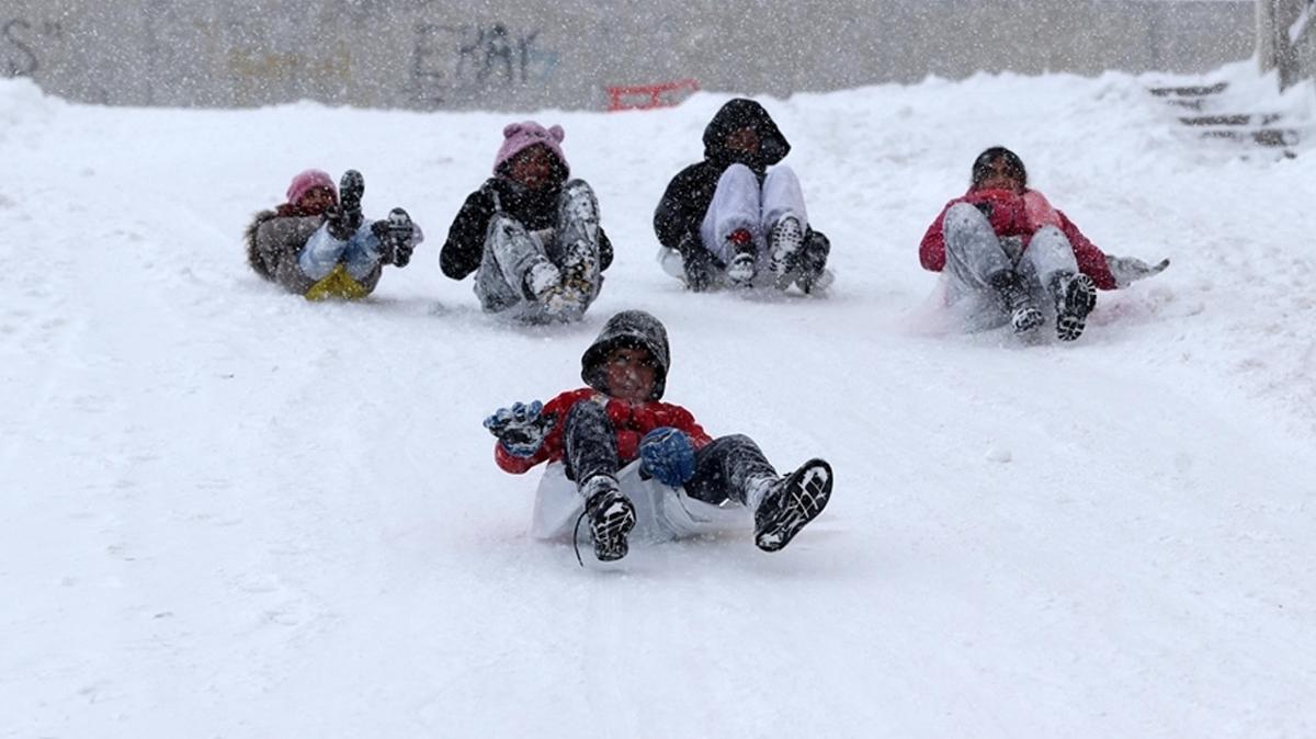 Okullar tatil edildi
