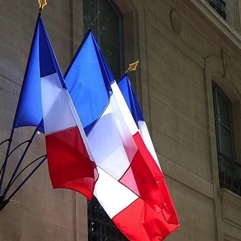 Fransa'da f�rt�na: Y�z binlerce ev elektriksiz kald�