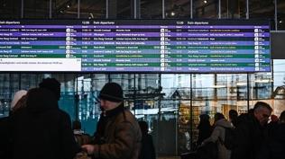 �ran'daki protestolar u�ak seferlerini aksatt�