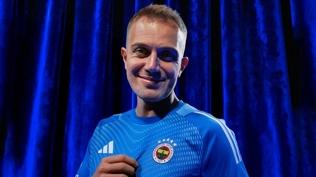 Mert G�nok: Futbolu Fenerbah�e'de b�rakaca��m