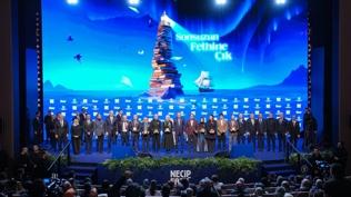 �stad'�n miras�na vefa! Necip Faz�l �d�lleri 12'nci kez sahiplerini buldu