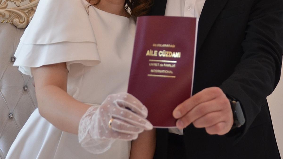 Yuva kuracak gen�lere �eyiz yard�m�