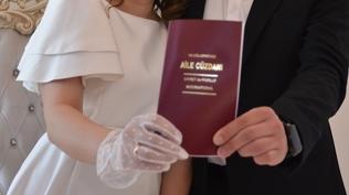 Yuva kuracak gençlere çeyiz yardımı