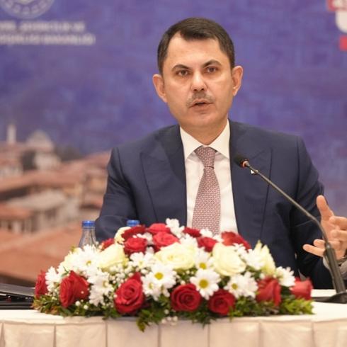 Bakan Kurum'dan asr�n in�as� vurgusu... '11 ilimiz Anka ku�u misali k�llerinden do�du'