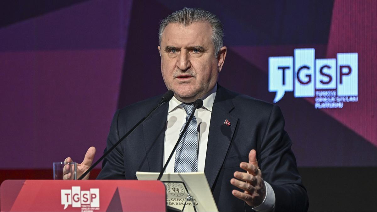 Bakan Osman A�k�n Bak'tan S�per Kupa �ampiyonu Fenerbah�e'ye tebrik