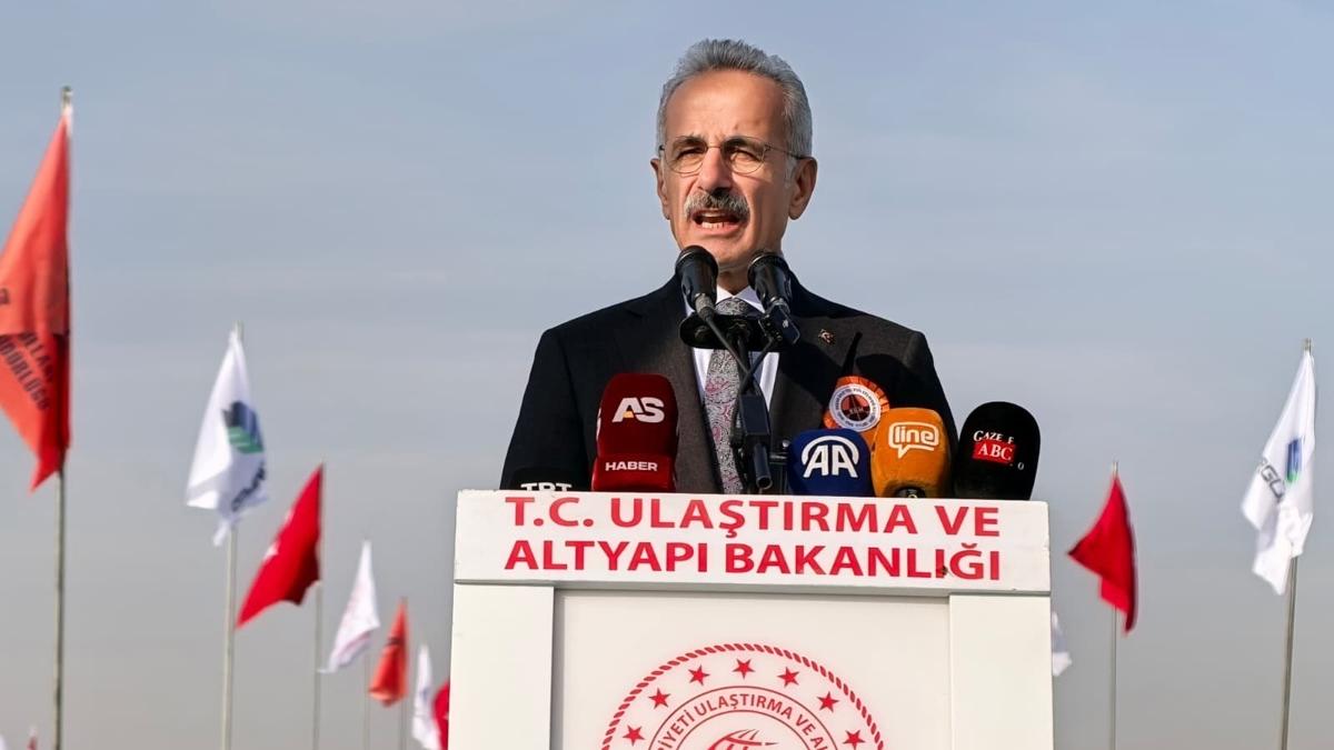 Bakan Uralo�lu'ndan a��klamalar