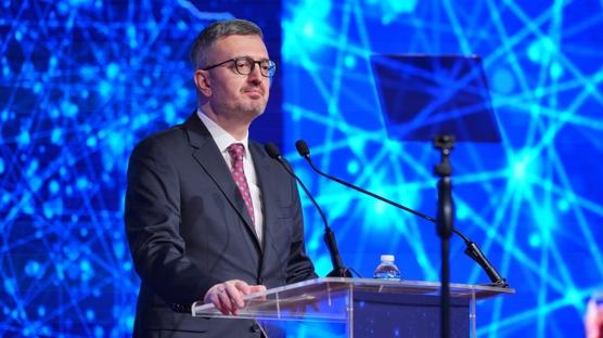 Burhanettin Duran: Bas�n mensuplar�m�z vazge�ilmezdir