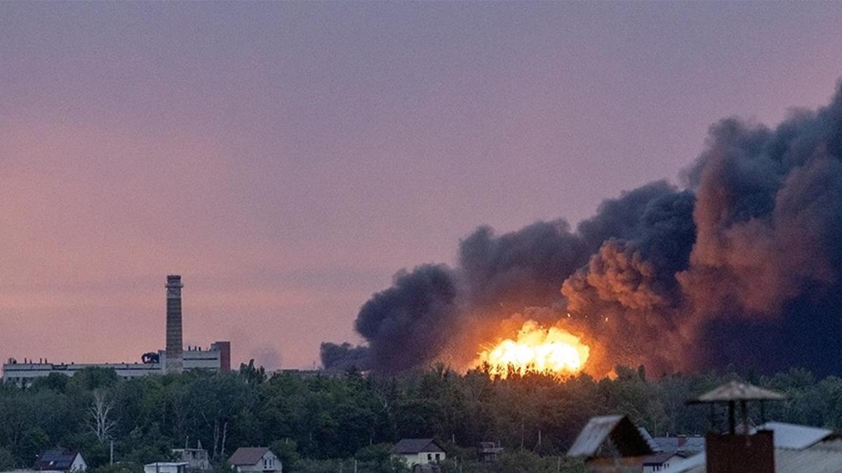 Cephede s�cak geli�me: �HA sald�r�s�nda petrol deposu yand�