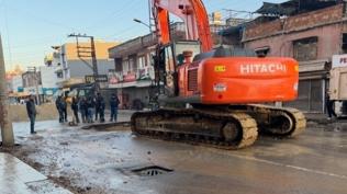 CHP'li y�netimin ihmali sokaklar� vurdu! Yol ��kt�, sokaklar su alt�nda kald�