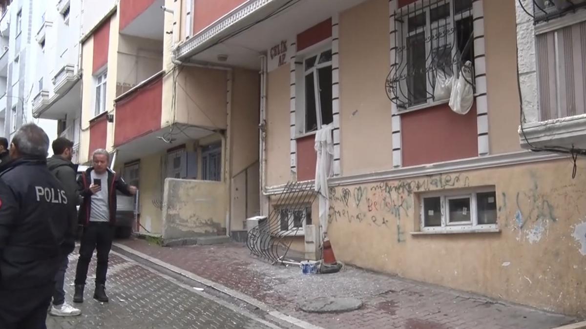 Esenyurt'ta apartmanda patlama: Ekipler olay yerinde
