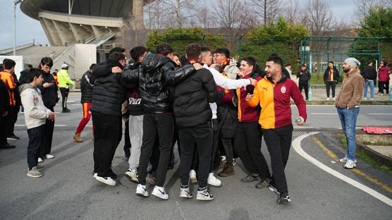 Galatasarayl� taraftarlar S�per Kupa i�in Atat�rk Olimpiyat Stadyumu'na geldi