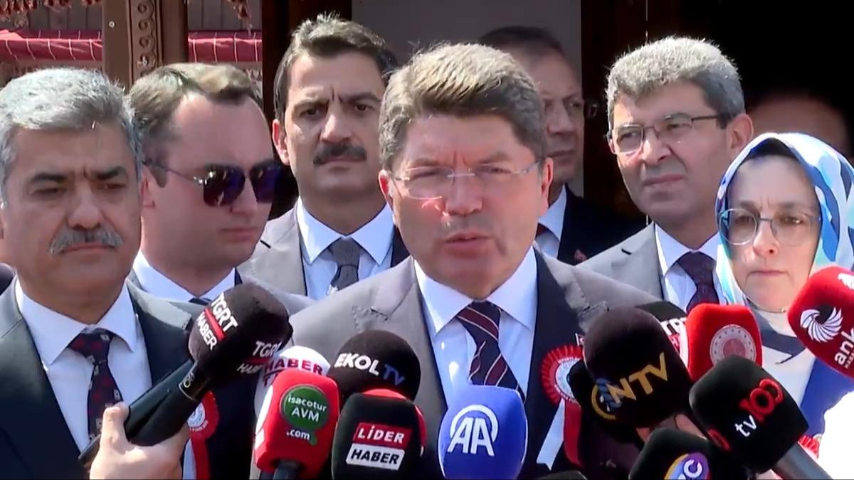 Adalet Bakan� Tun�: H�k�ml�ler �retimle topluma haz�rlan�yor
