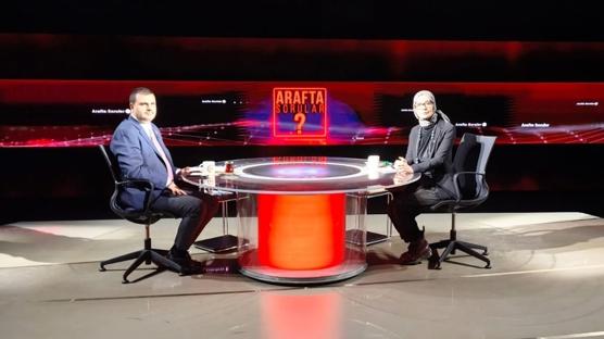 'CHP siyasetin seviyesini düşürüyor'