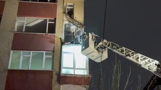 Bah�elievler'de 6 katl� binan�n 2 balkonunda ��kme meydana geldi