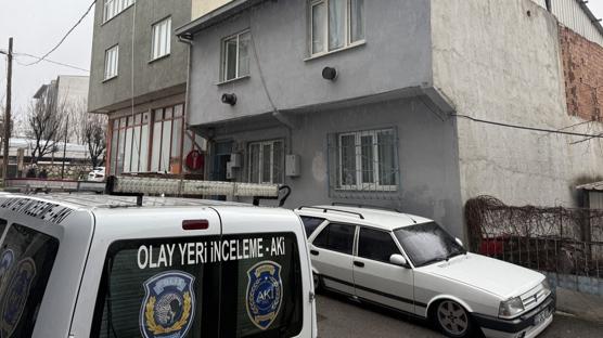 Bo�anma a�amas�ndaki e� deh�et sa�t�: Tabancayla vurulan kad�n�n hayati tehlikesi bulunuyor