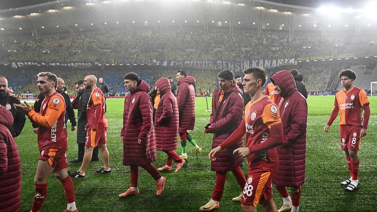 Galatasaray, S�per Kupa'y� �st �ste ikinci kez kaybetti