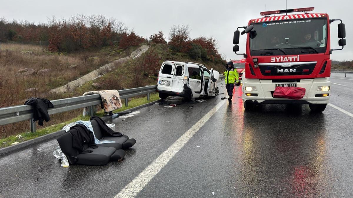 �stanbul-�zmir Otoyolu'nda zincirleme kaza: �ok say�da ekip sevk edildi