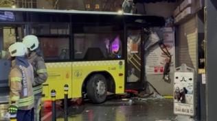 Kartal'da İETT otobüsü binaya çarptı: 6 kişi yaralandı
