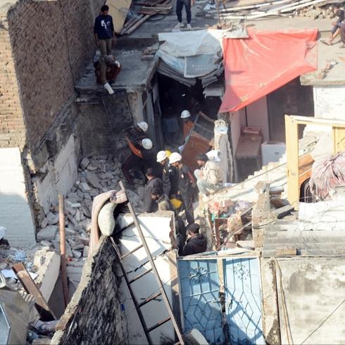 Pakistan'daki d���n evinde t�p facias�! Gelin ve damat ile 6 ki�i �ld�