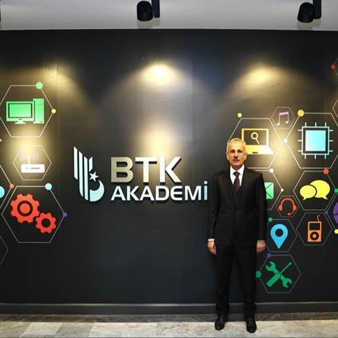 Yapay zekaya yat�r�m: BTK Akademi'den yeni e�itim ata��