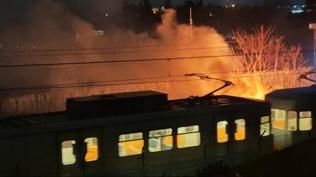 Yenibosna Metro �stasyonunda yang�n pani�i