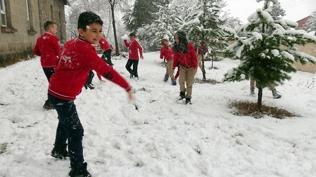 Adana'da bir il�ede e�itime kar tatili