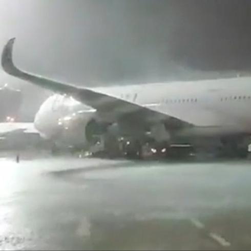 Almanya'da kar ve don u�u�lar� vurdu! Onlarca u�u� iptal edildi