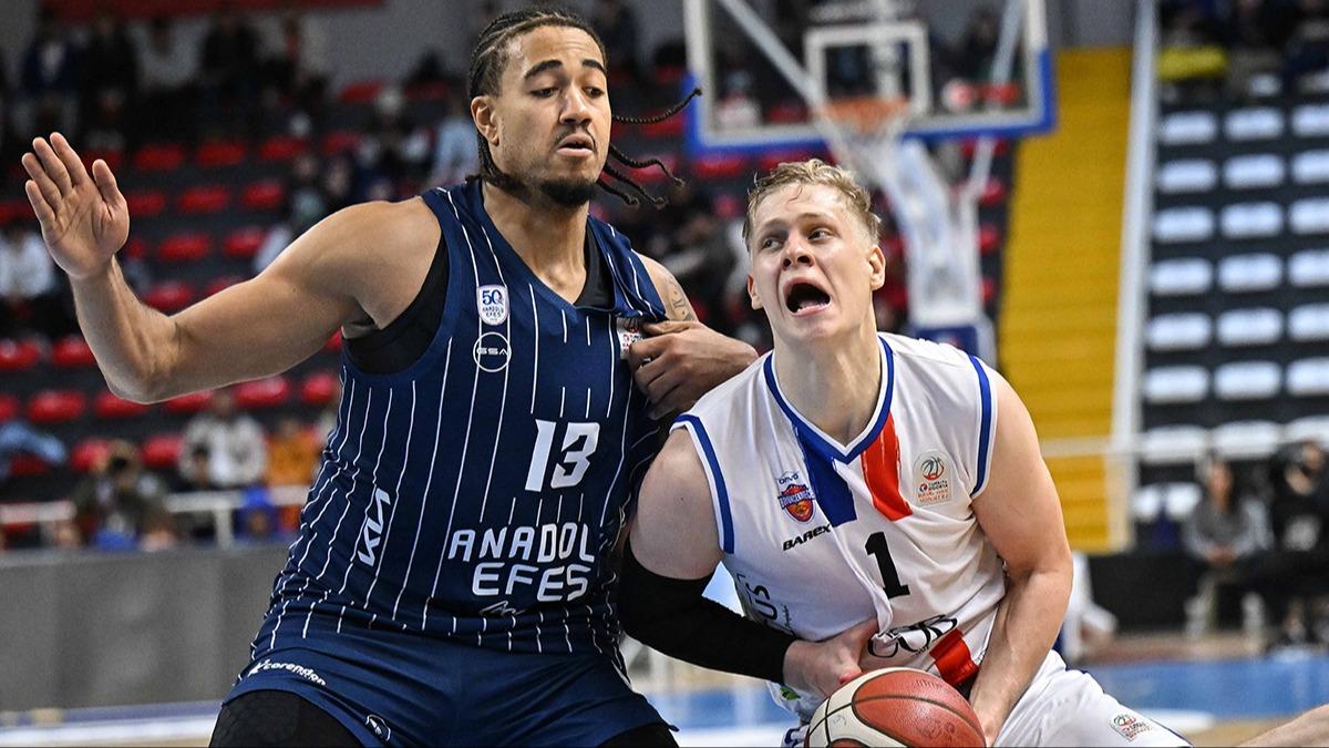 Anadolu Efes, B�y�k�ekmece Basketbol'u deplasmanda yendi