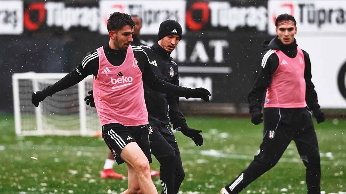 Be�ikta�'ta kupa mesaisi ba�lad�