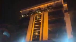 Bursa'da otelde yang�n pani�i... �ok say�da ekip sevk edildi