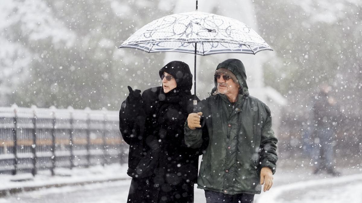 İstanbul Valiliği 4 günlük hava raporunu yayınladı: Kuvvetli rüzgar ve buzlanmaya karşı dikkat