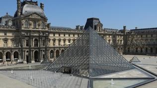 Louvre M�zesi �al��anlar�ndan grev: M�ze ziyarete kapand�