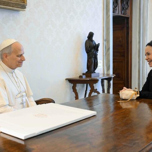 Papa, Machado ile bir araya geldi