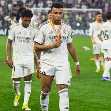 S�per Kupa finalinde kriz: Real Madrid, Barcelona'y� alk��lamad�