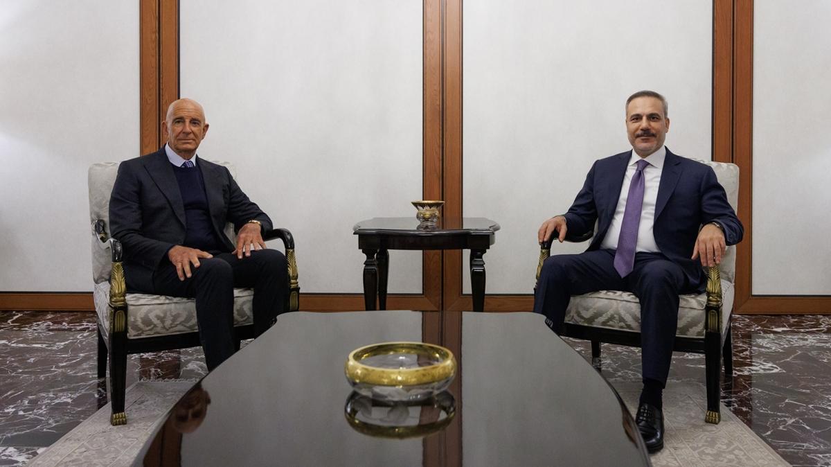 Bakan Fidan, ABD'nin Ankara B�y�kel�isi ve Suriye �zel Temsilcisi Barrack'� kabul etti