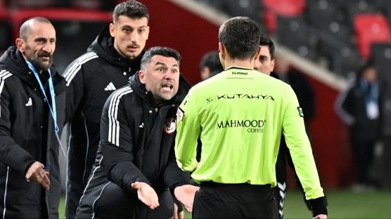 Burak Y�lmaz: T�m hakemlerimizden �z�r diliyorum