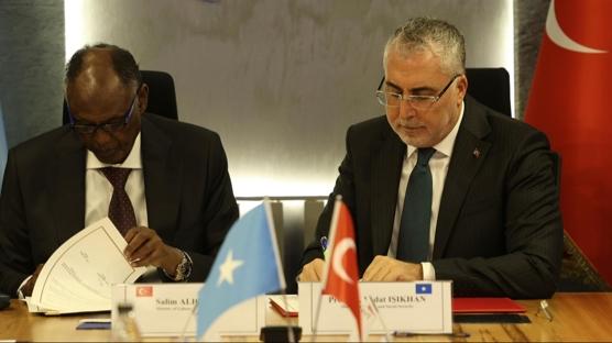 Dost �lke ile �al��ma ve istihdamda yeni d�nem: Bakan I��khan ve Somalili mervkida�� Ibro ayn� masada