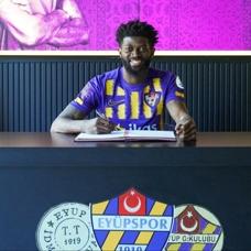 Ey�pspor, Jerome Onguene'ni kiralad�