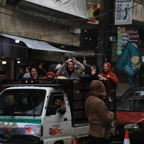 Halep'te ter�r�n izleri siliniyor! Devlet kurumlar� hizmet vermeye ba�lad�