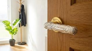 Hollandal�lar neden kap� kollar�na al�minyum folyo sar�yor?