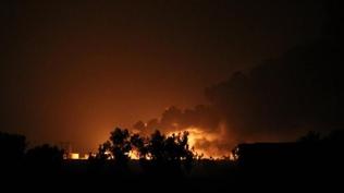 2 petrol tankeri hedef al�nd�