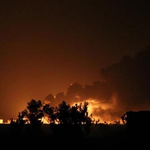 2 petrol tankeri hedef al�nd�