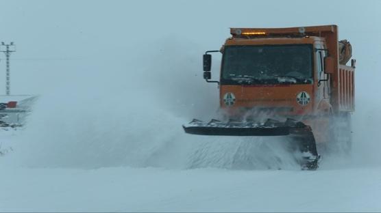 Kars-G�le kara yolu t�rlara kapat�ld�