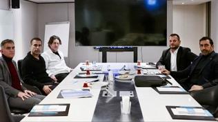 Trabzonspor'da transfer zirvesi: Y�netim ve Fatih Tekke bir araya geldi