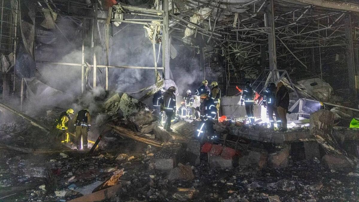 Ukrayna'n�n askeri ve enerji tesislerine hava sald�r�s�