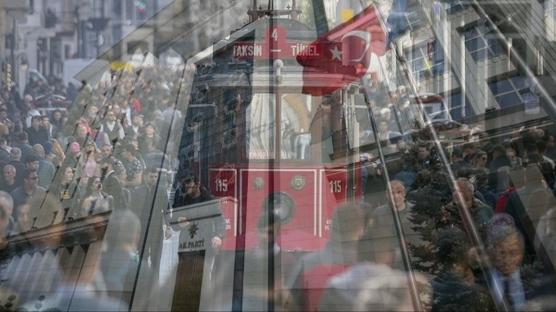 AK Parti 2026 yol haritas�n� a��klad�: �stanbul i�in 'acil eylem' plan�