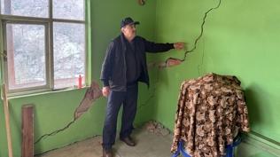 Bart�n'da  15 evde �atlaklar olu�tu: Her ge�en g�n b�y�yen bir kayma var