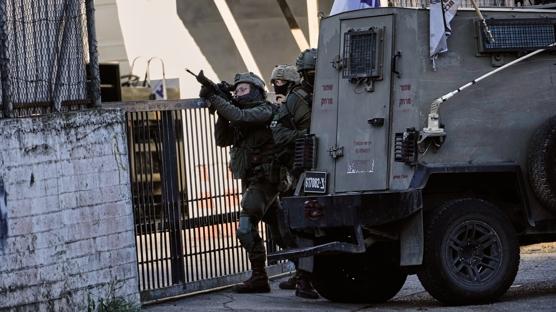 Batı Şeria'da İsrail zulmü: Filistinliler gözaltına alındı